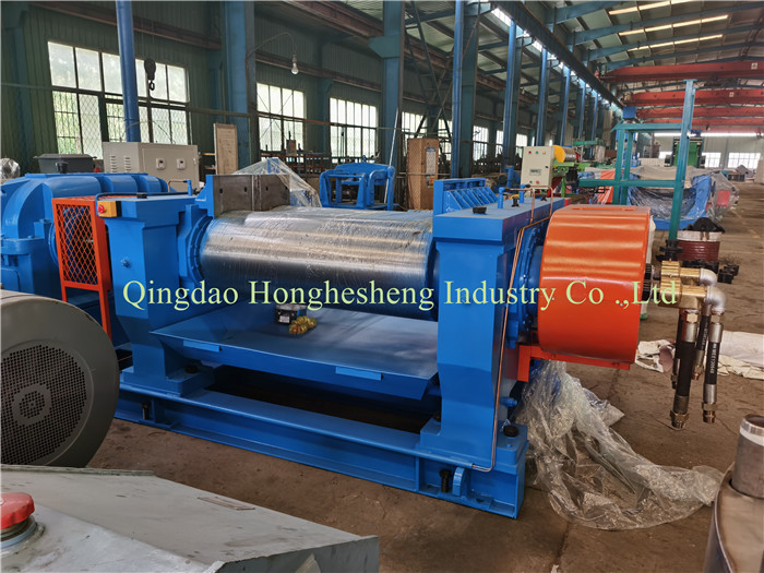45KW 560x1000mm Xk450/560/610/660 Two Roll Open Mixing Mill Machine With Stock Blender High Efficiency