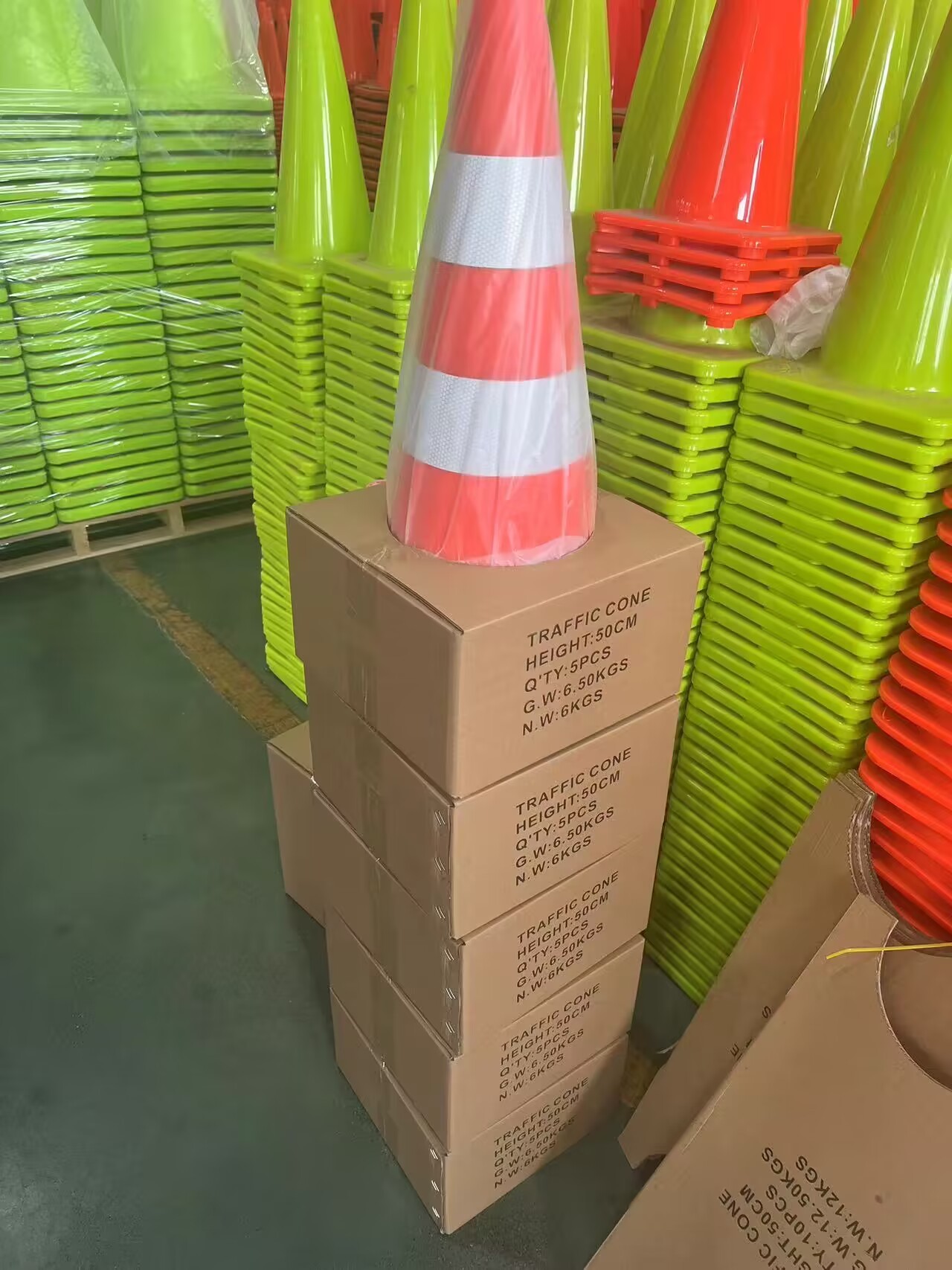 PVC Reflective Traffic Cones 50cm 20inches Traffic Barrels Parking Lot Cones