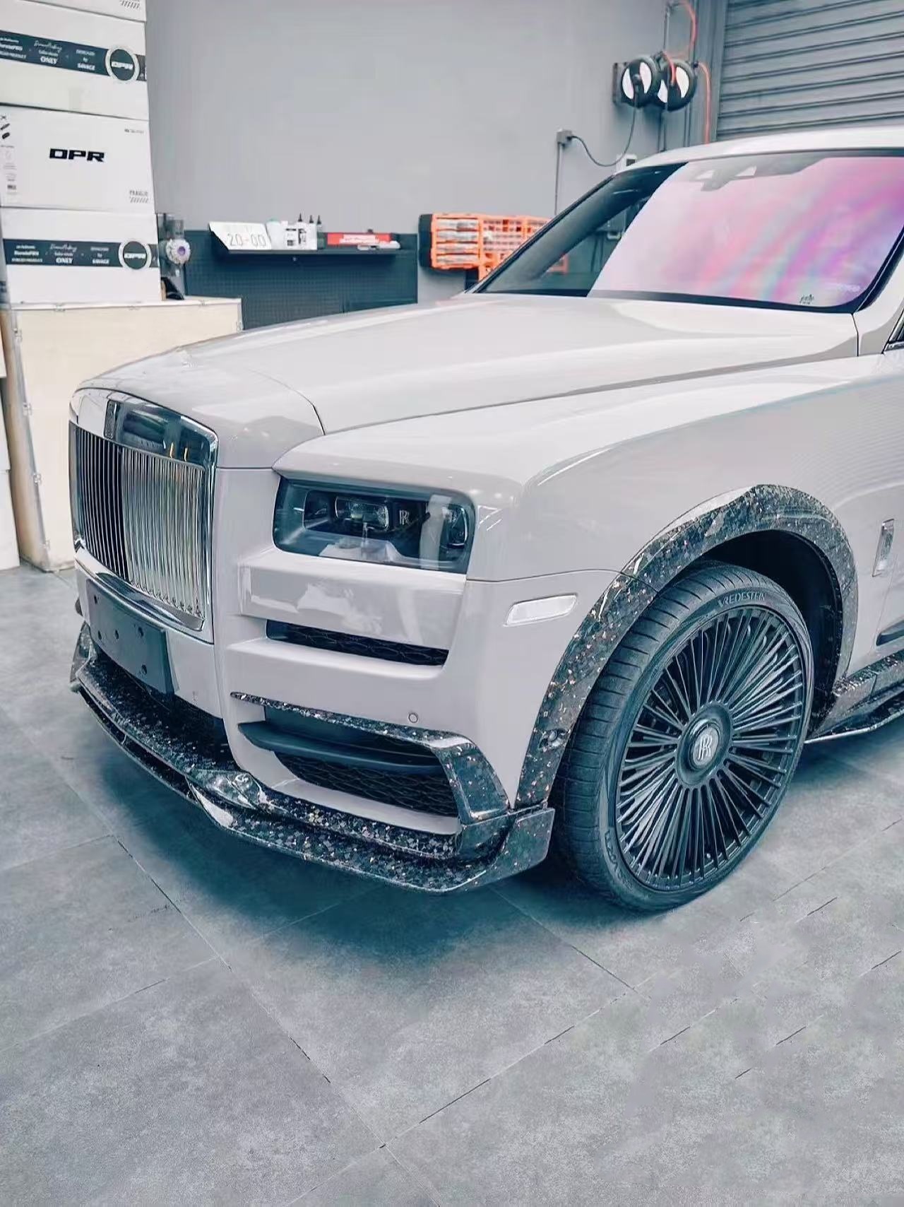 2018 - 2019 Cullinan Body Kit DW Style Front Lip Diffuser Spoiler Widebody Kit