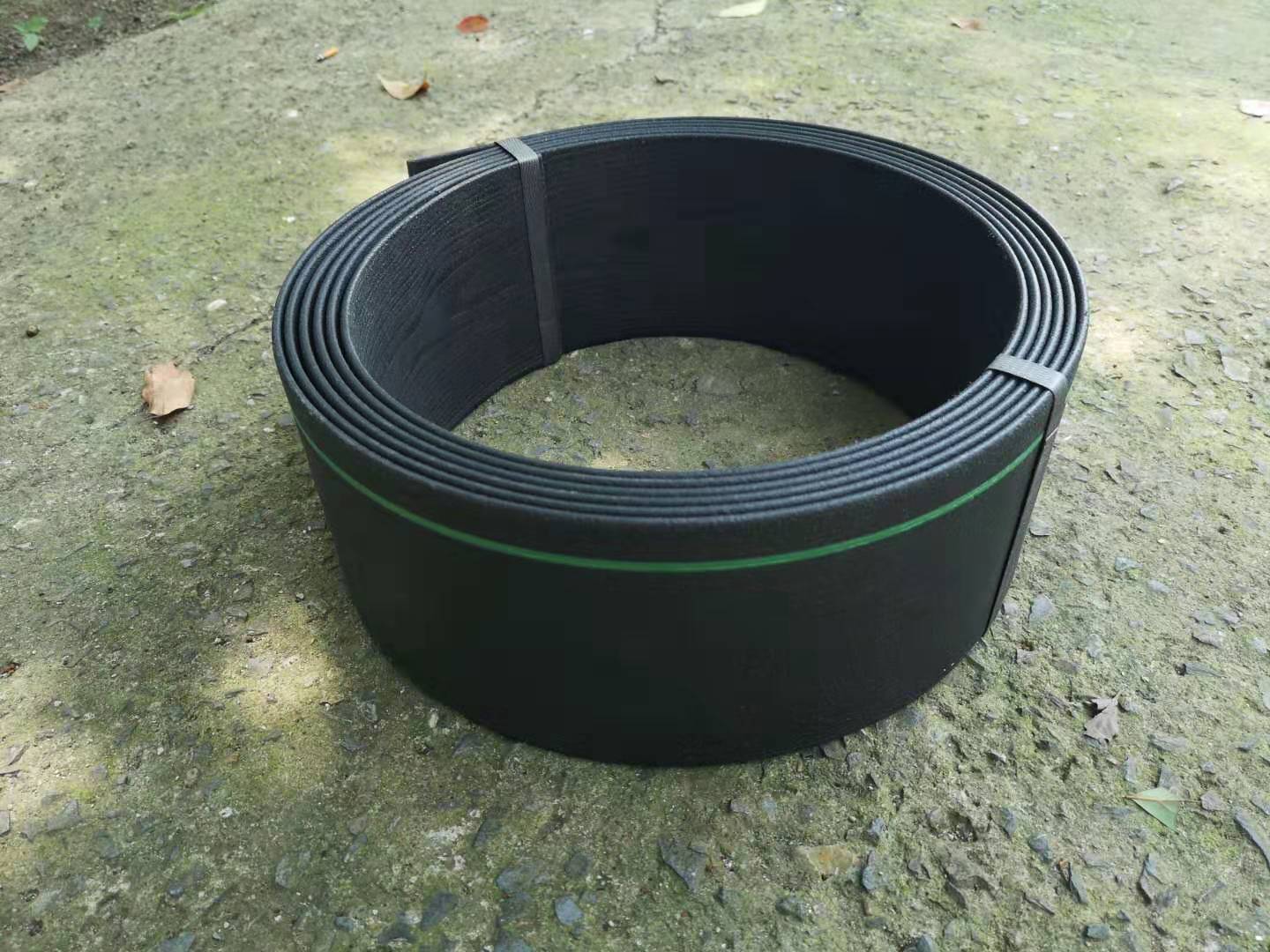 Garden Fence Design Style CLASSIC Rainproof Sun-proof PVC/PE Wood Composite Lawn Edge