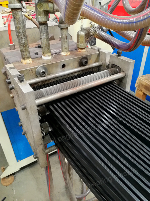 Extrusion Machine Polyamide Plastic Profile Extruder Machine Produce Thermal Break Strip