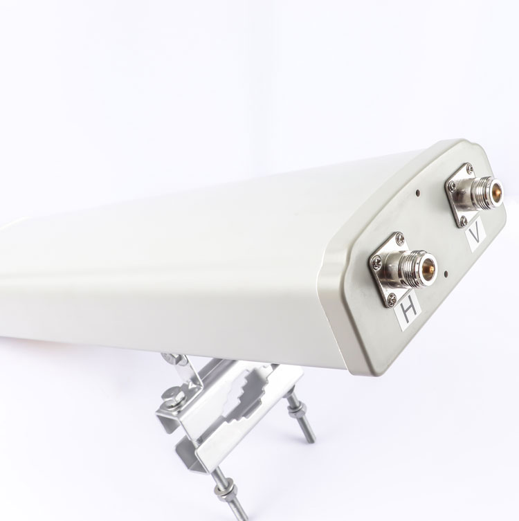 Lightweight 14dBi Gain Long Range Dual Band 120 Degrees WiFi 2.4-2.5GHz Sector Antenna