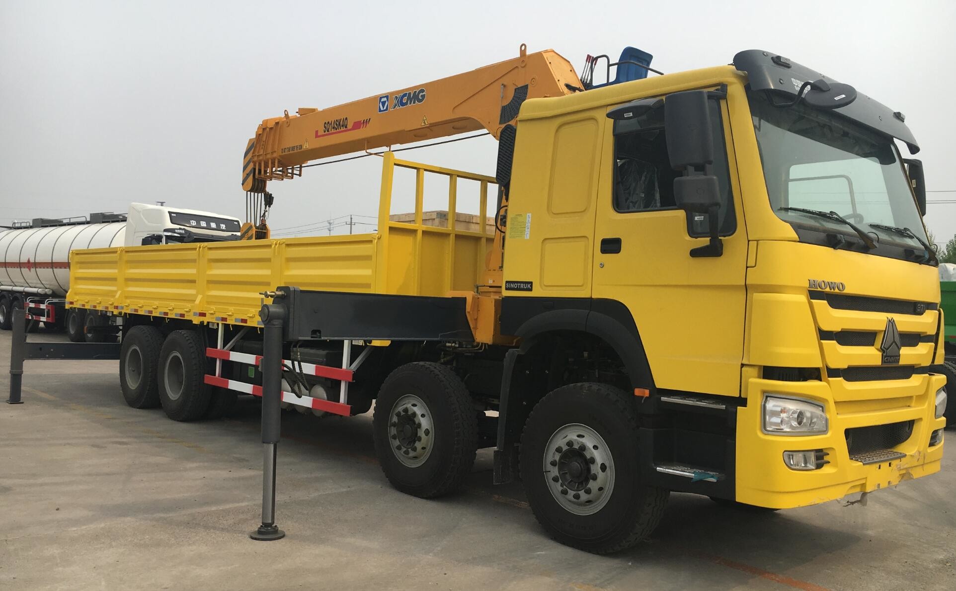 SQ10SK3Q 25TM Telescoping Boom Crane , Dump Truck With Crane Low Power