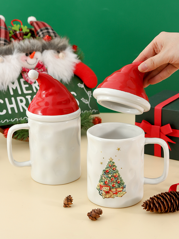 3D Festival Customized Ceramic Coffee Cups Mug With Round Handle 540ml Capacity