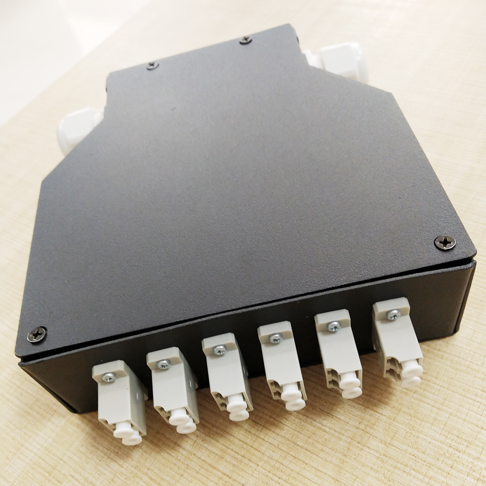 Black 12 Port SC/APC DIN Rail FTTH Terminal Box Patch Panel