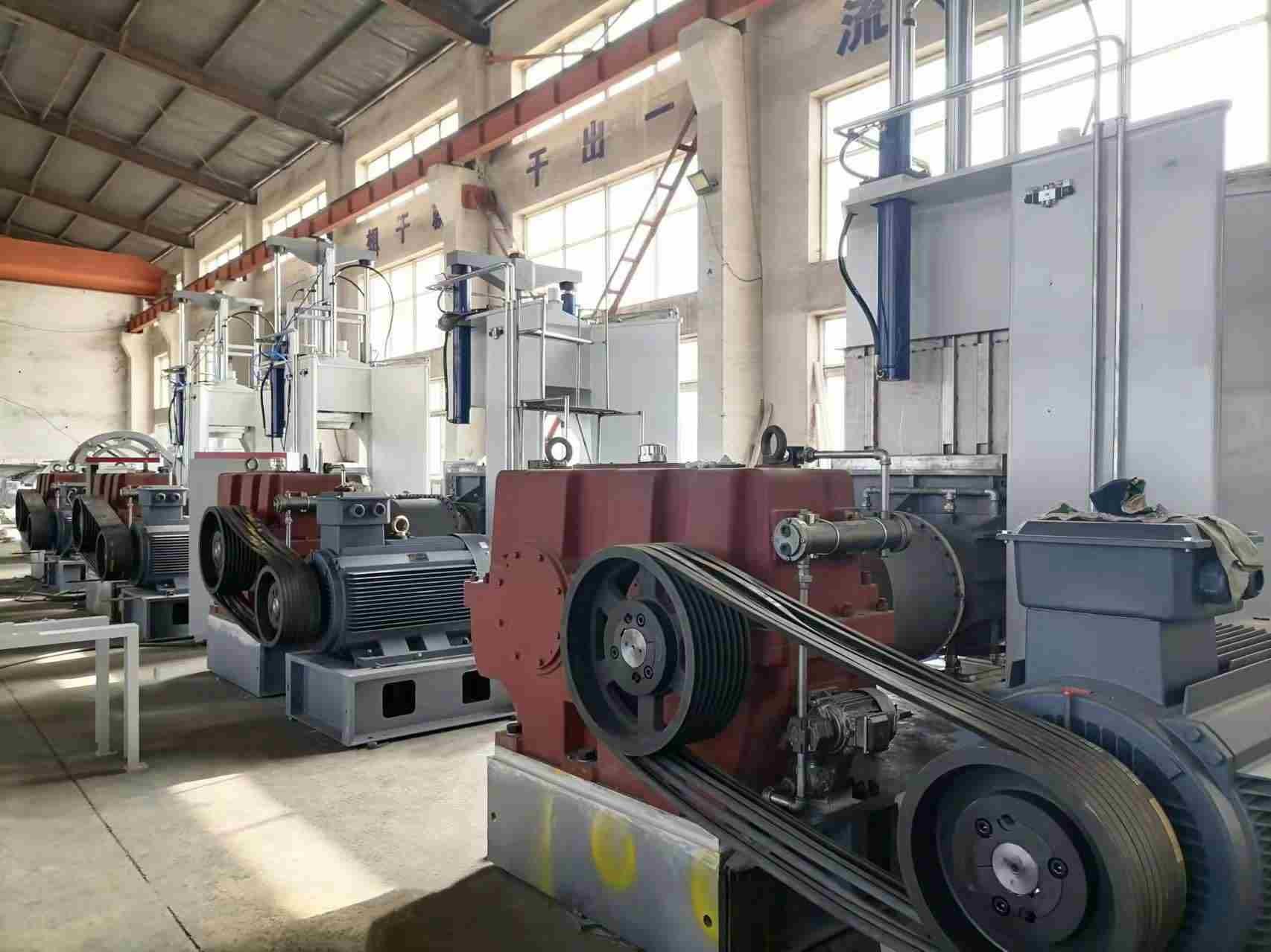 110 KW Kneader Machine For Rubber Mixing 45 Degree Tilting Angle