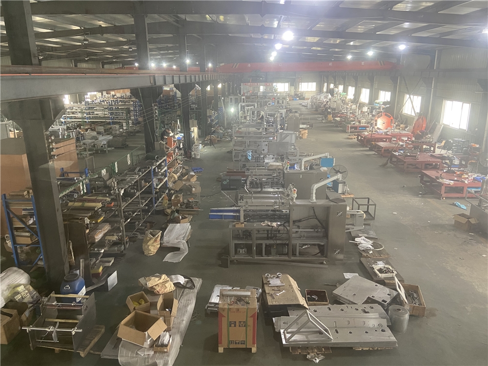 Small Scale Automatic Packaging Machine For 330ml Beverage Carton