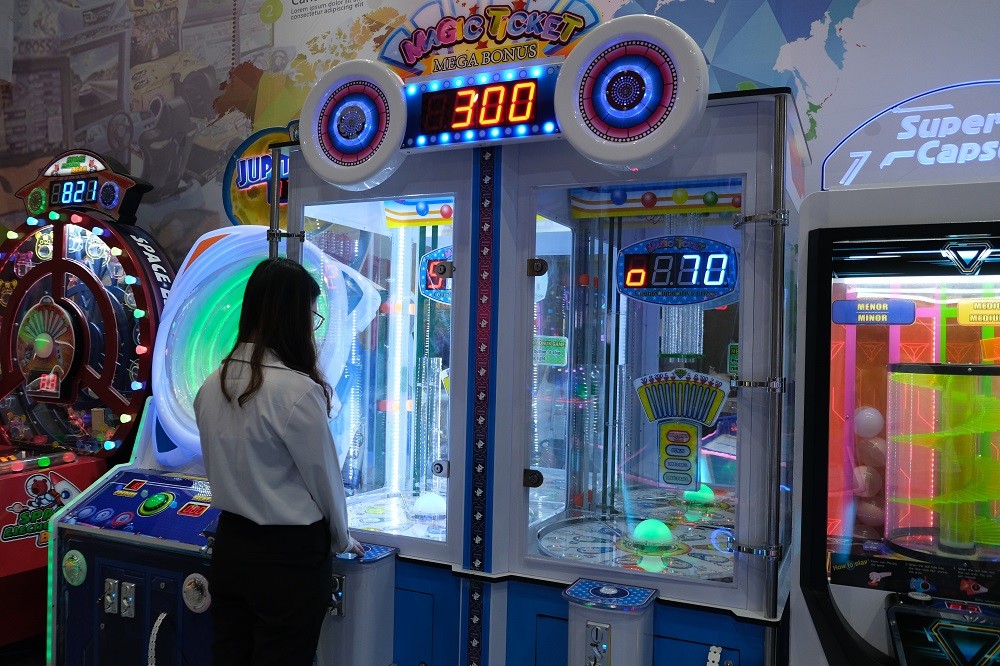 Magic Mega Bonus Arcade Lottery Ticket Machine / Indoor Park Redemption Game Machine