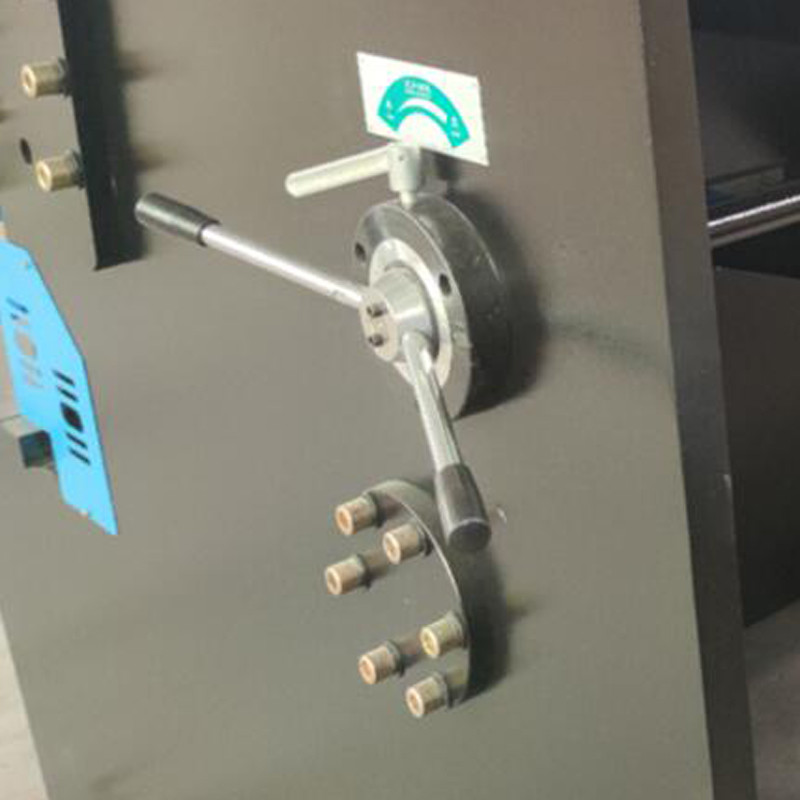 7.5kw E21s Hydraulic Swing Arm Cutting Machine For Stainless Steel 2500mm
