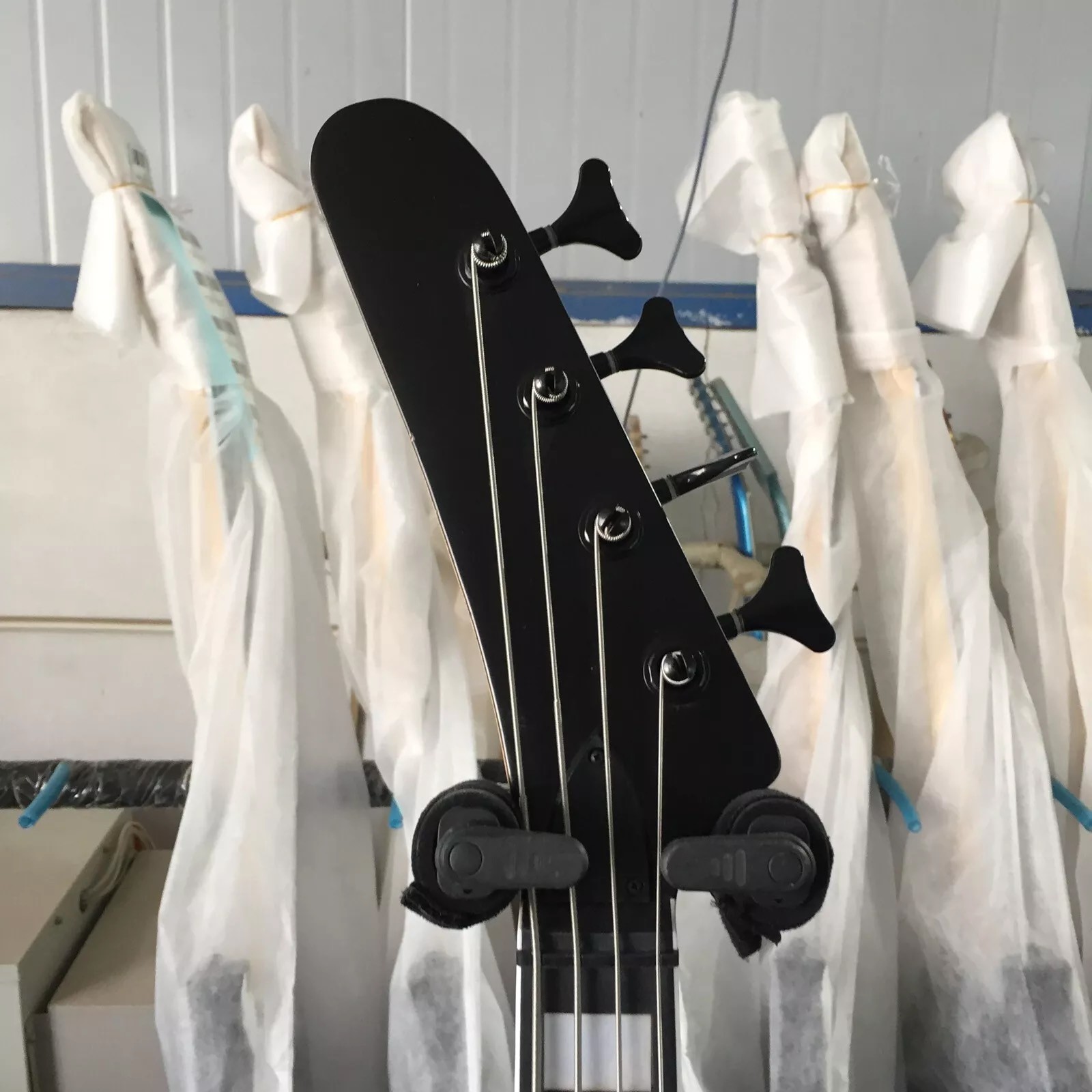 Factory George Lynch Skull Skeleton 4 Strings Electric Bass Guitar Basswood Body