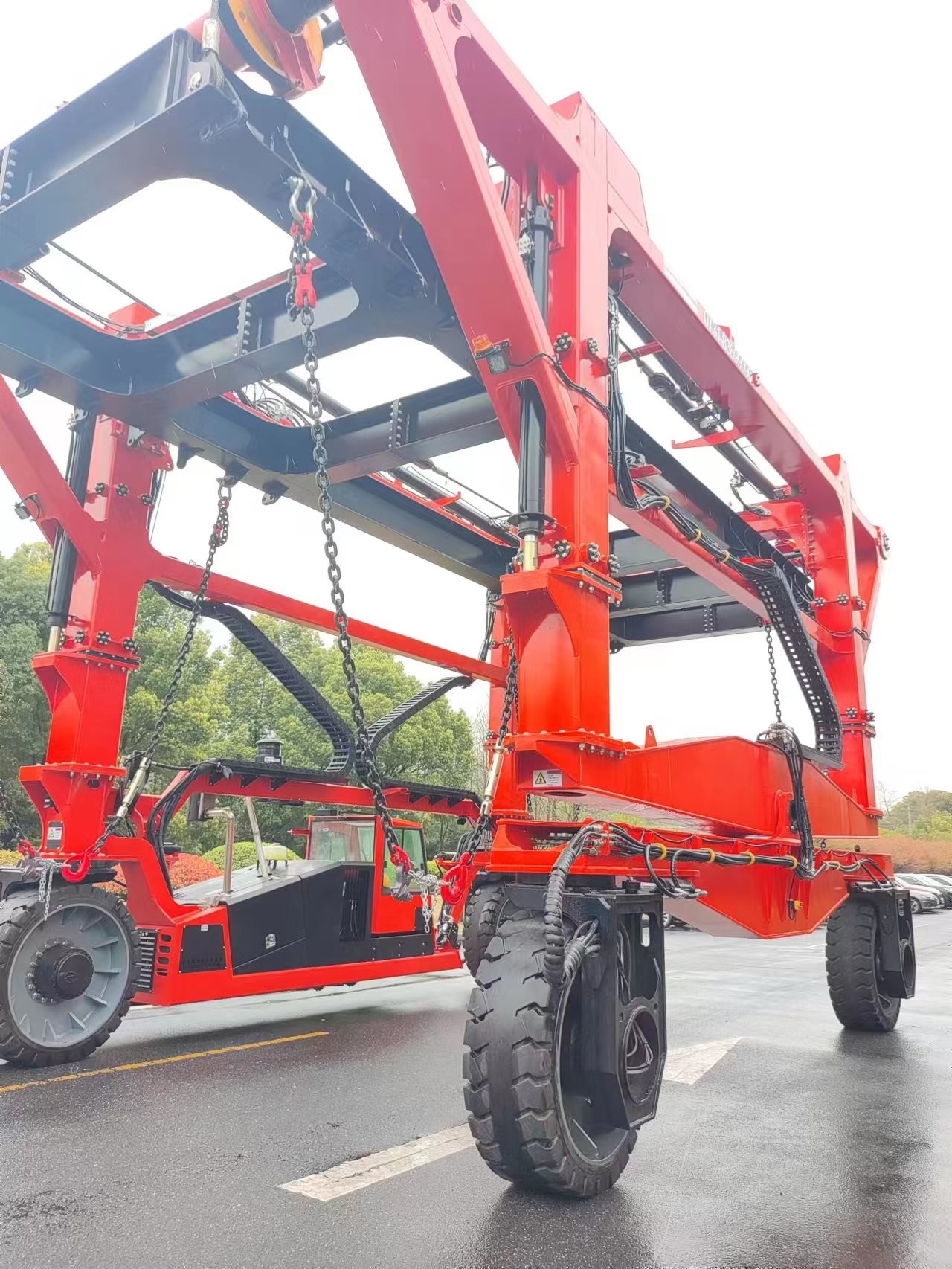 5km/H Industrial Straddle Carrier Truck 80T Cargo Container Crane With Diesel Power
