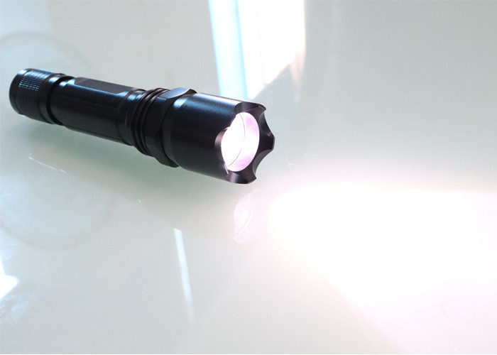 180Lm IPX7 18650 Rechargeable Tactical LED Flashlight Durable Mouse Tail Switch