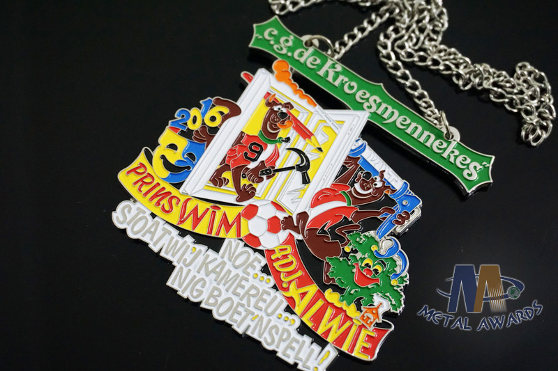 Carnival Festival Gifts Custom Design Sports Events Enamel Medals Shiny Silver Plating With Chain