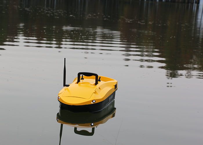 Yellow rc fishing bait boat battery power type remote control RoHS Certification