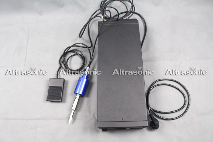 30khz Ultrasonic Cutting Machine with Titainum Blade for PVC Neylon Sheets