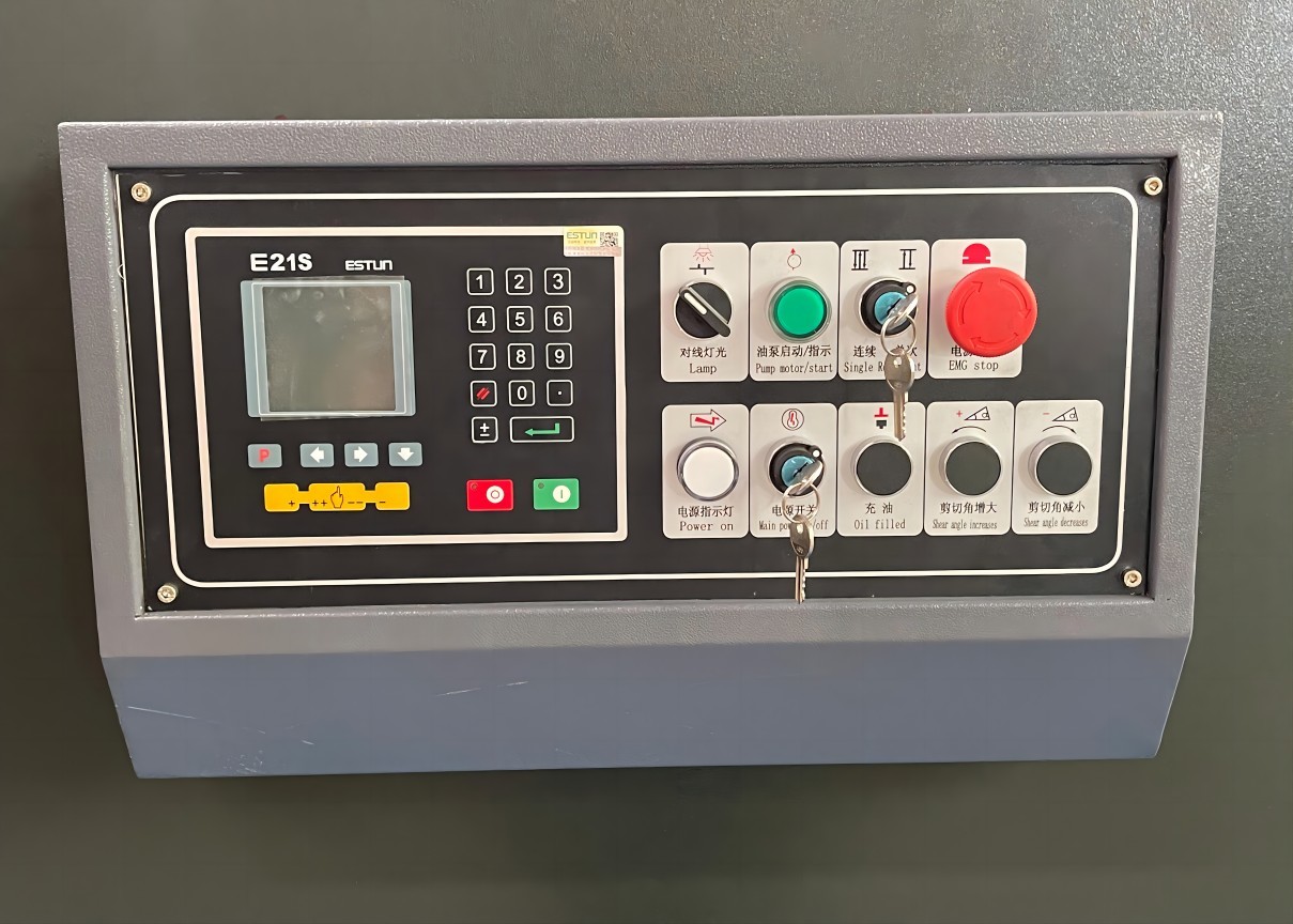 QC12K-16*3200 Professional Hydraulic Guillotine Shearing Machine with Automatic Blade Gap Adjustment