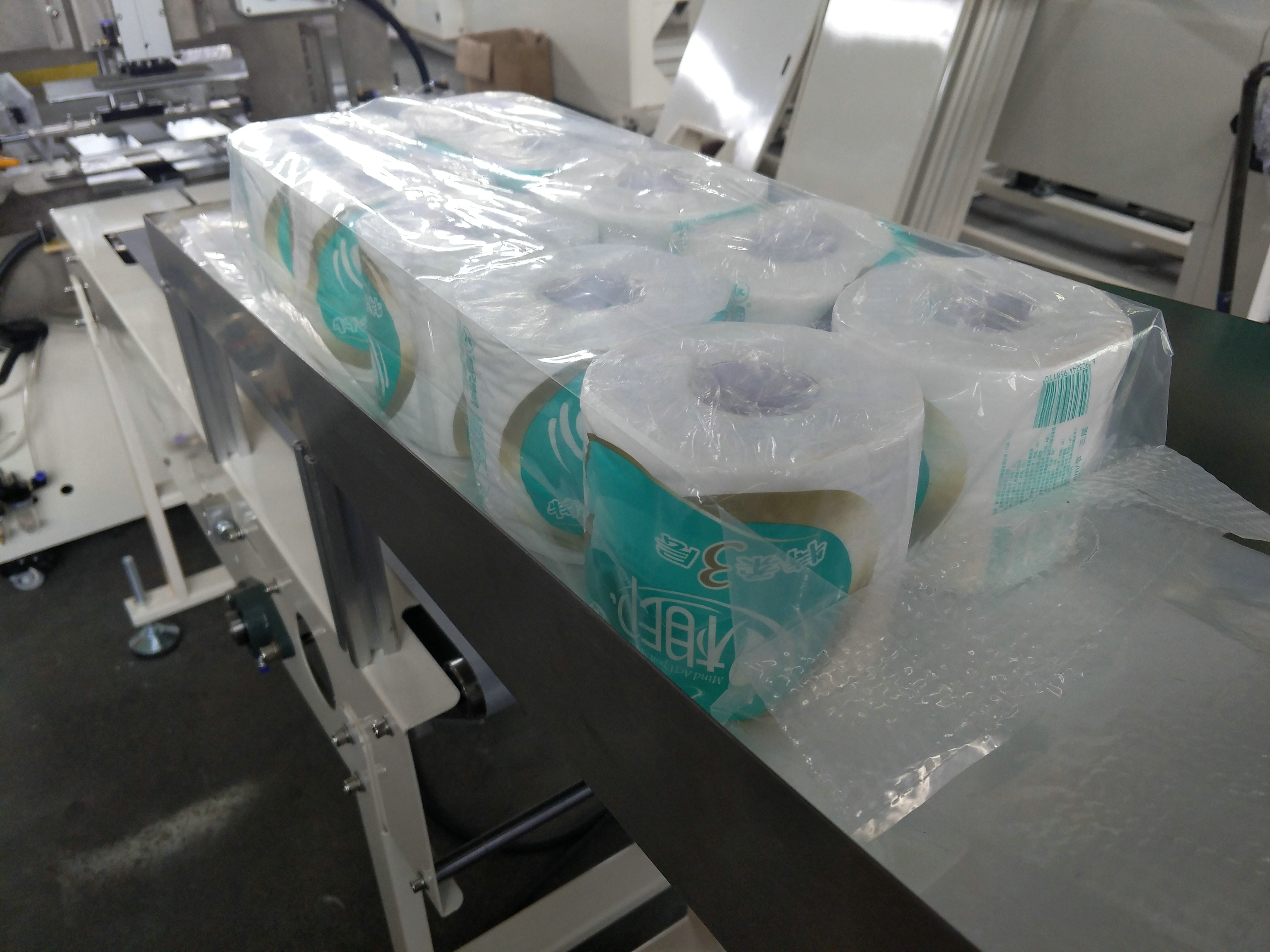 Easy Operation Multi Rolls Toilet Paper Wrapping Machine Semi Automatic 8bags/min