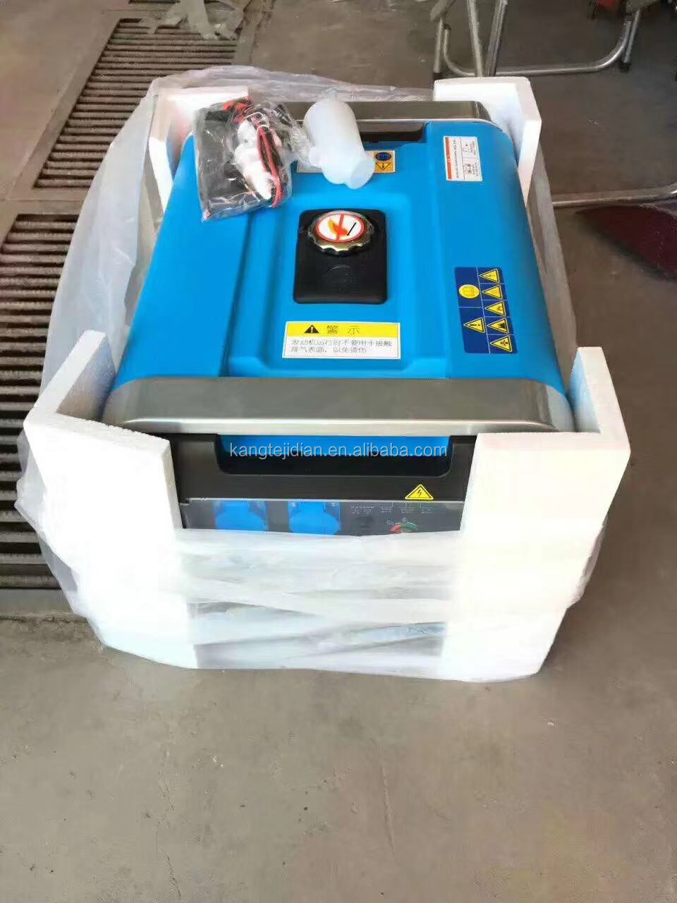 12V-8.3A DC Output YITENG 3 KW Portable Gasoline Silent Digital Inverter Generator