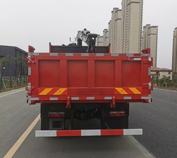Dayun four-wheel drive off-road grab cargo transporter 3 persons diesel 6×4 manual transmission