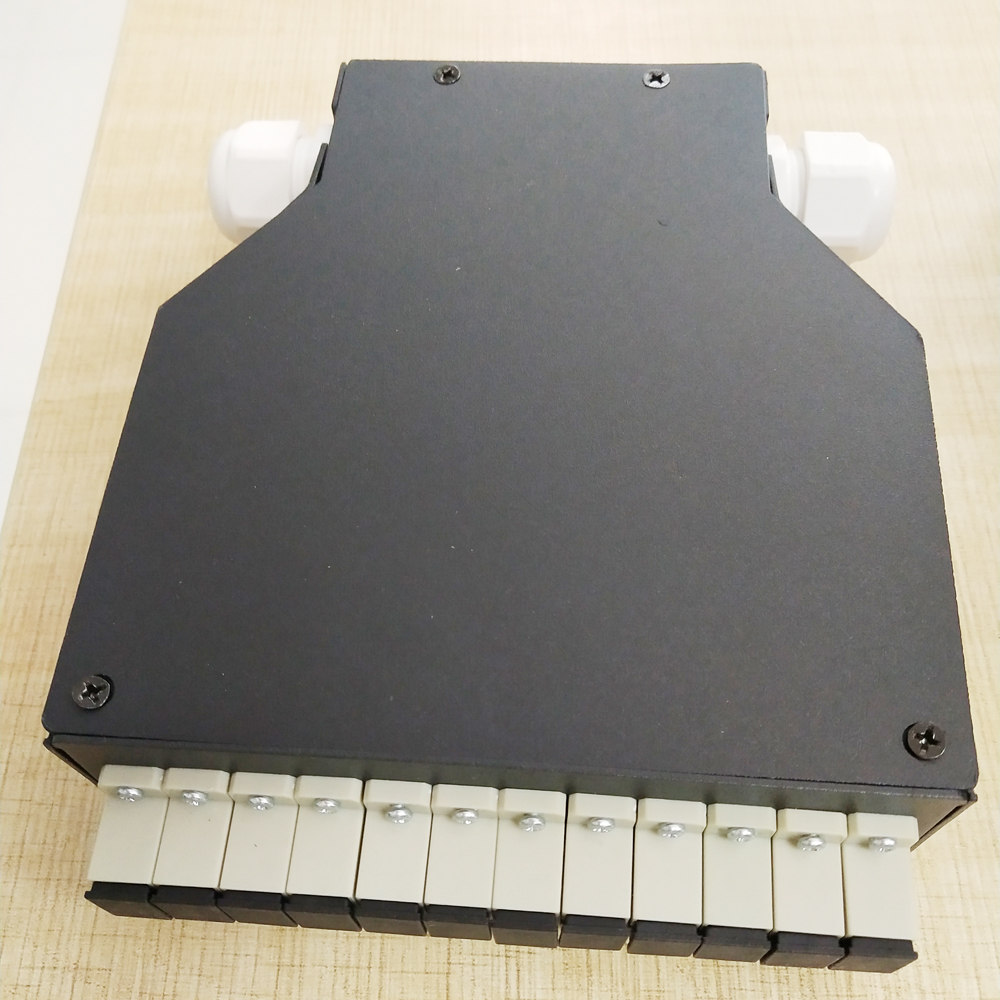 Black 12 Port SC/APC DIN Rail FTTH Terminal Box Patch Panel