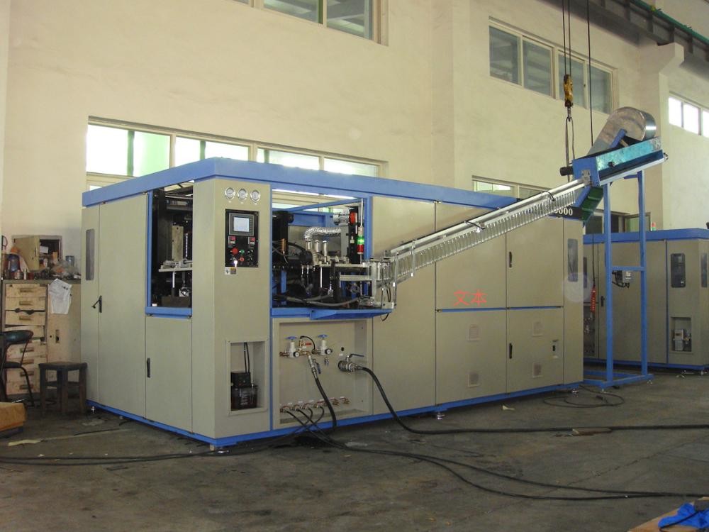 SS304 Drink Bottle 2200bph Pet Blow Molding Machine