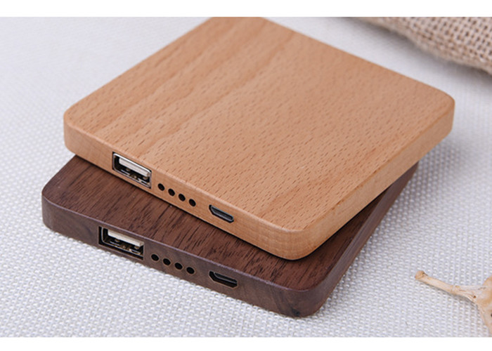 7800mAh Carved Wood Power Bank Customized Design Silk Screen Logo