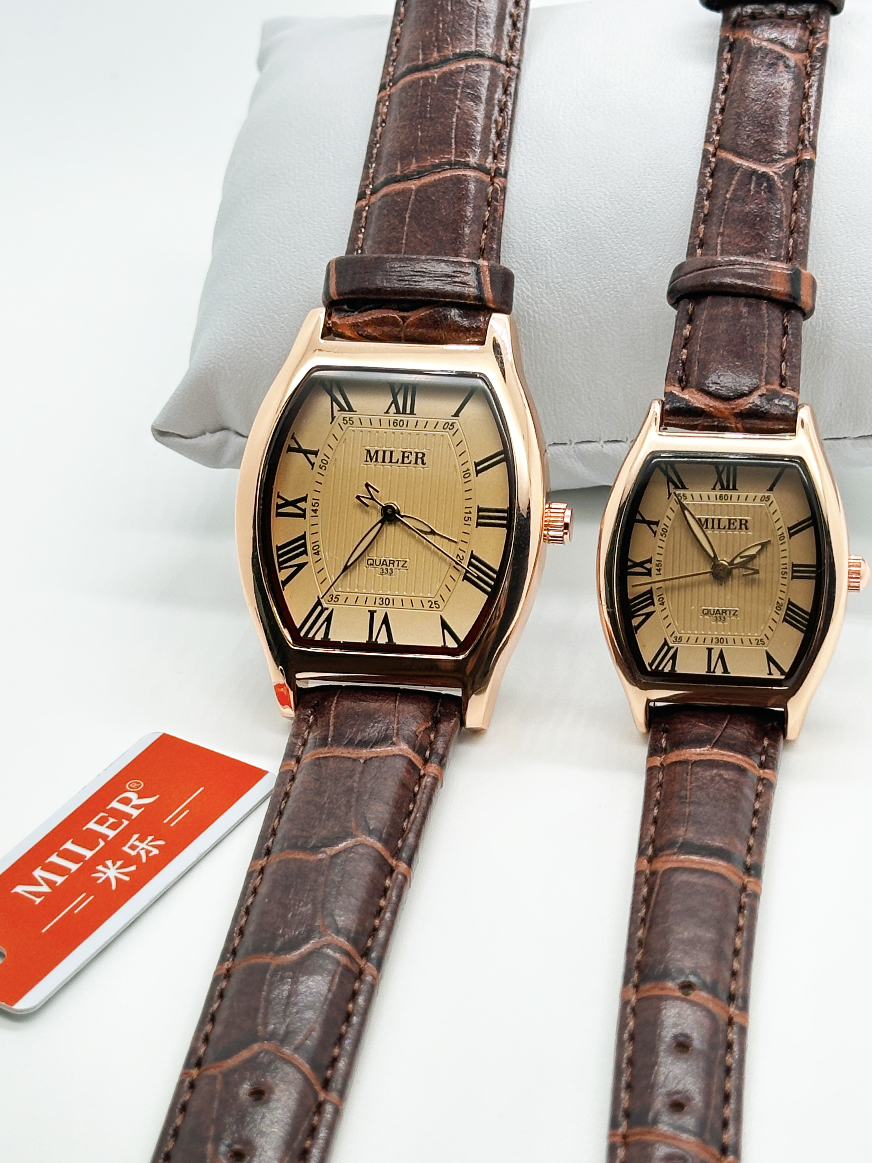 Luminous Quartz Couples Wrist Watch With Genuine Leather Band