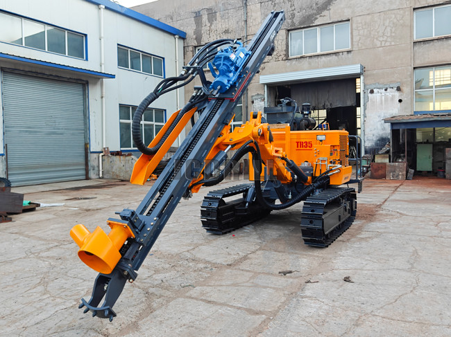 Top Hammer Hydraulic System Seft Propelled Crawler Rock Blasting Drilling Rig With Dust Collector