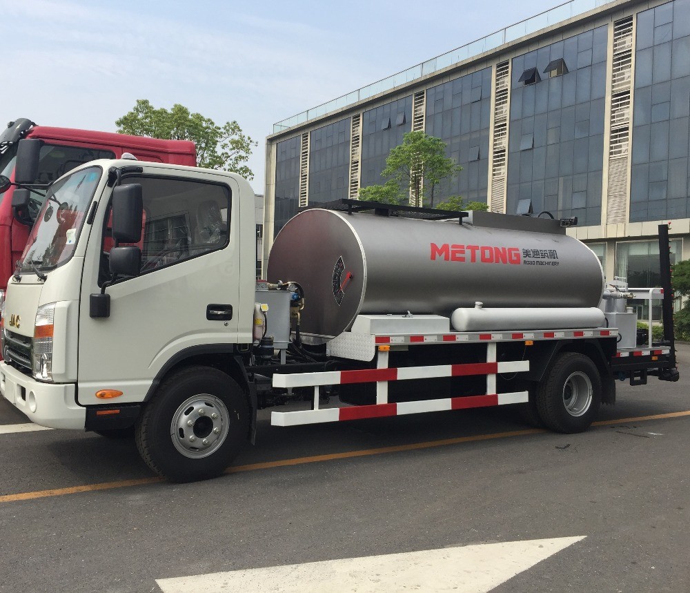 Computer - Control 5000L Asphalt Sprayer Truck With Automatic In - Cab Controls