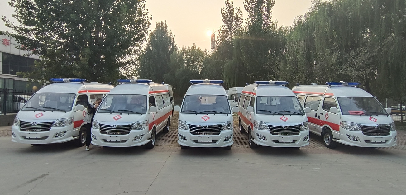 Jinlong Medical Emergency Ambulance Gasoline 7 Seats 4×2