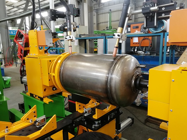 Automatic MAG Water Tank Welding Machine For Water Heater Weight 1700Kg