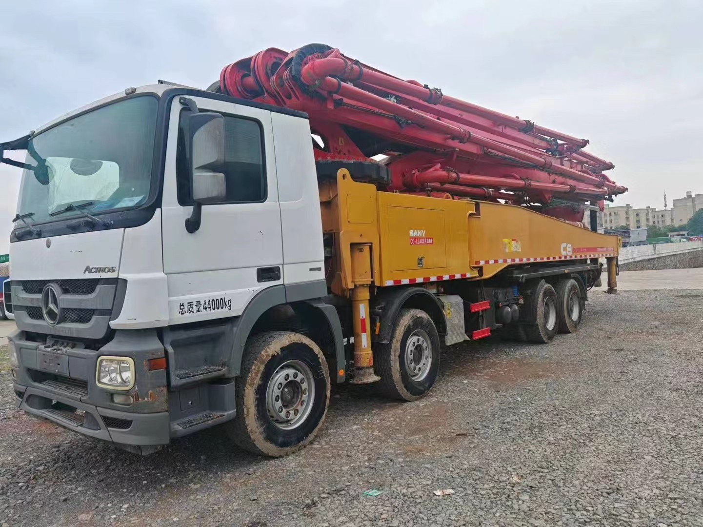2018 Benz Chassis Sany Efficient Concrete Pump Truck with Low Mileage and Powerful Engine
