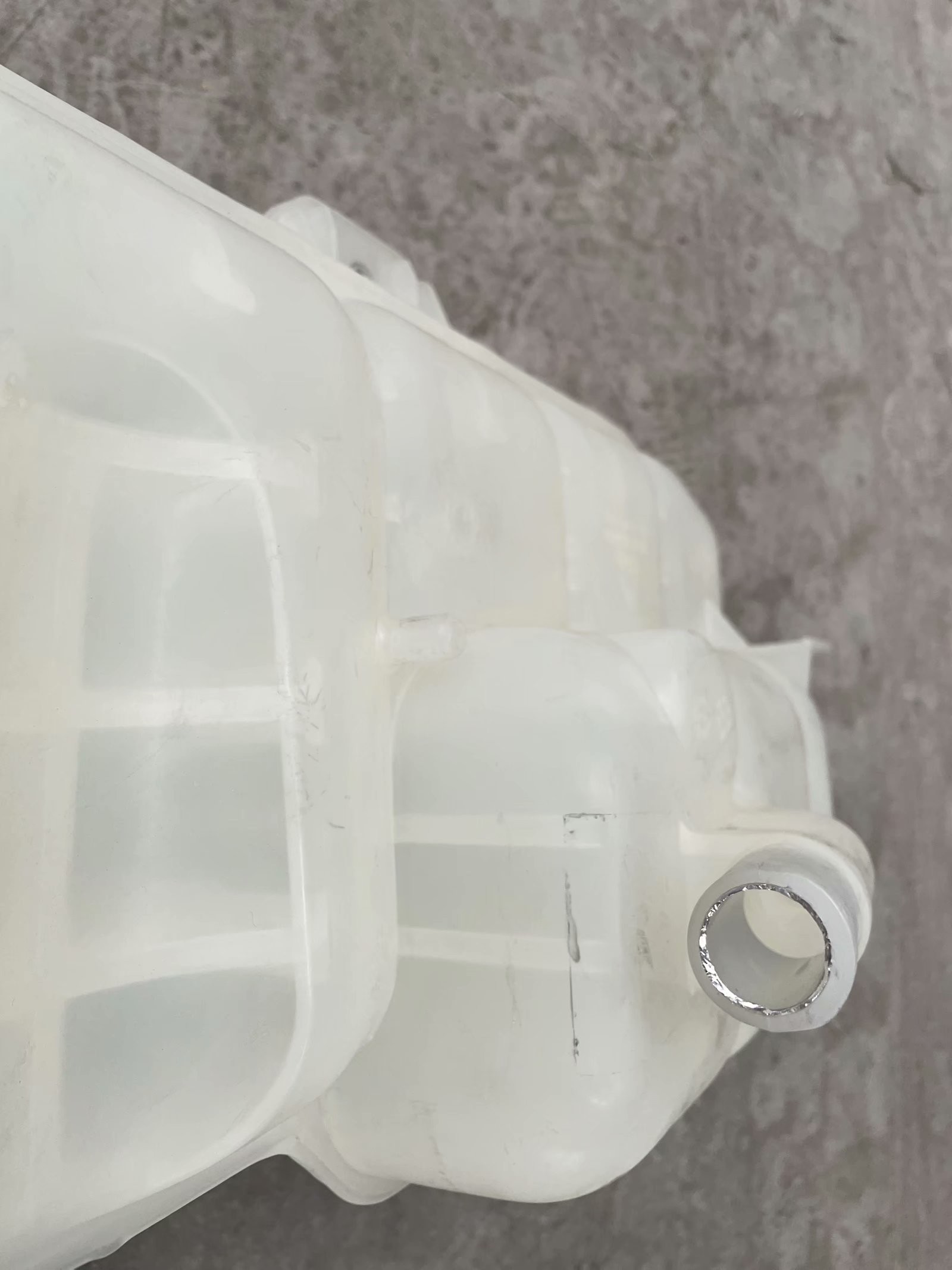 Original Sino Truck Spare Parts Expansion Tank WG9719530260