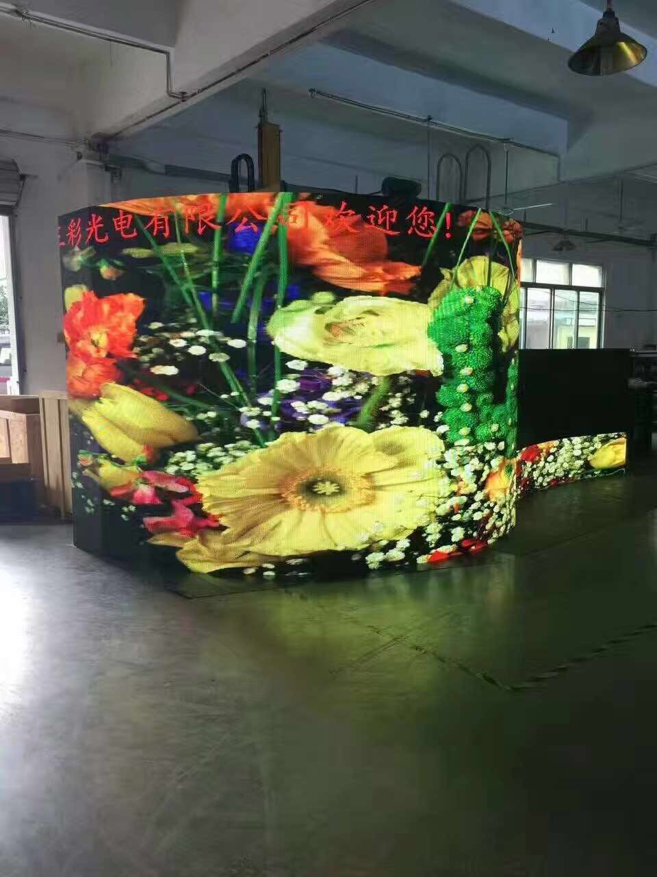 High Refresh Rate 3.91mm Curved LED Display Screen Seamless Splicing