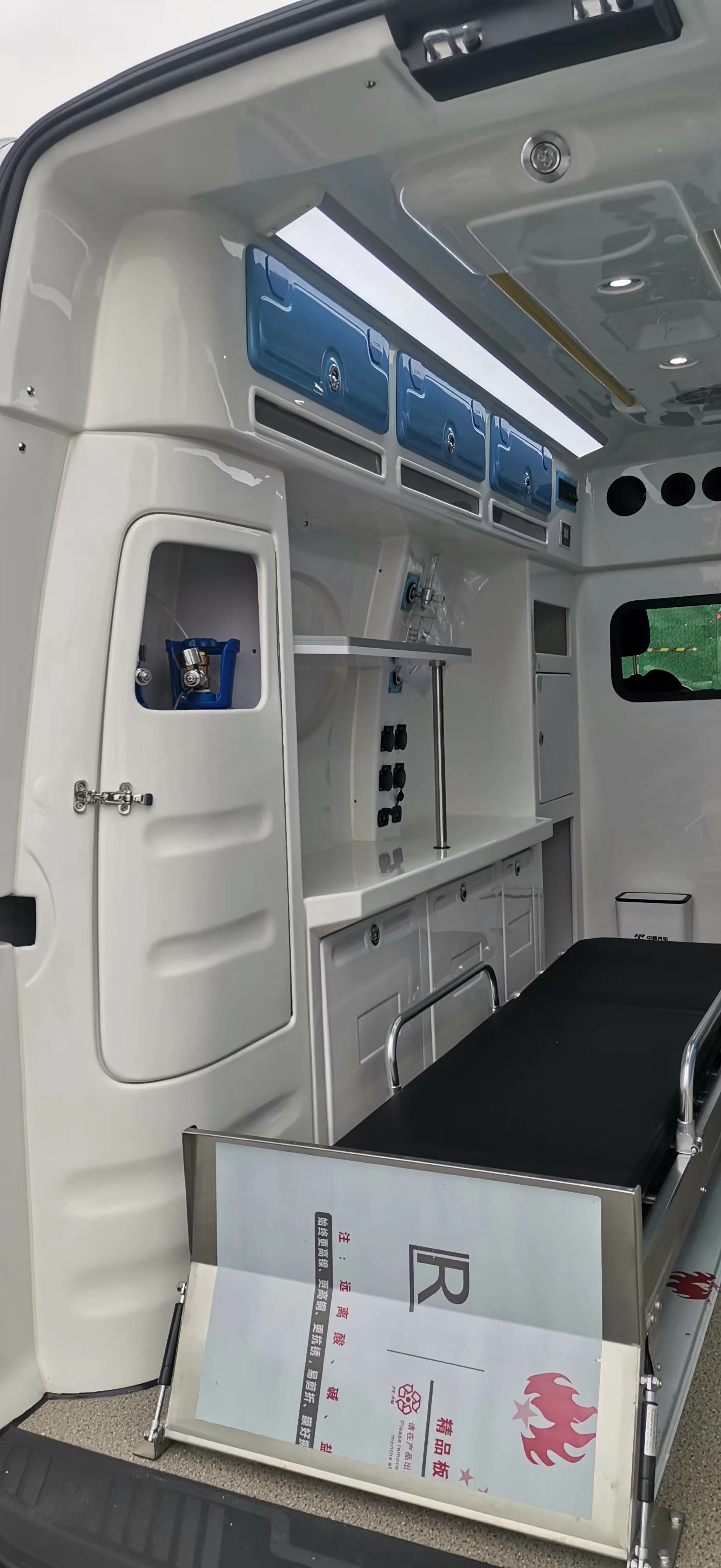 Ford Transit Medical Ambulance Gasoline 8 Seats Ford Transit Box Ambulance