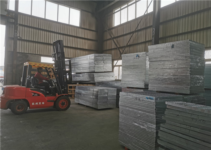 Q235 Wind Resistance Welded Steel Grating 1500mm Width ISO9001 Approved