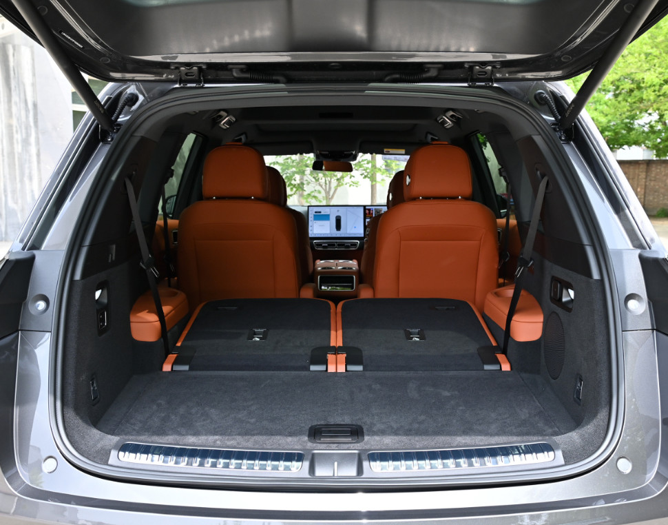 Hot-Sell Electric LI L8 2023 Air Extended Range 154 HP 2 motor 4 WD 6 seats SUV