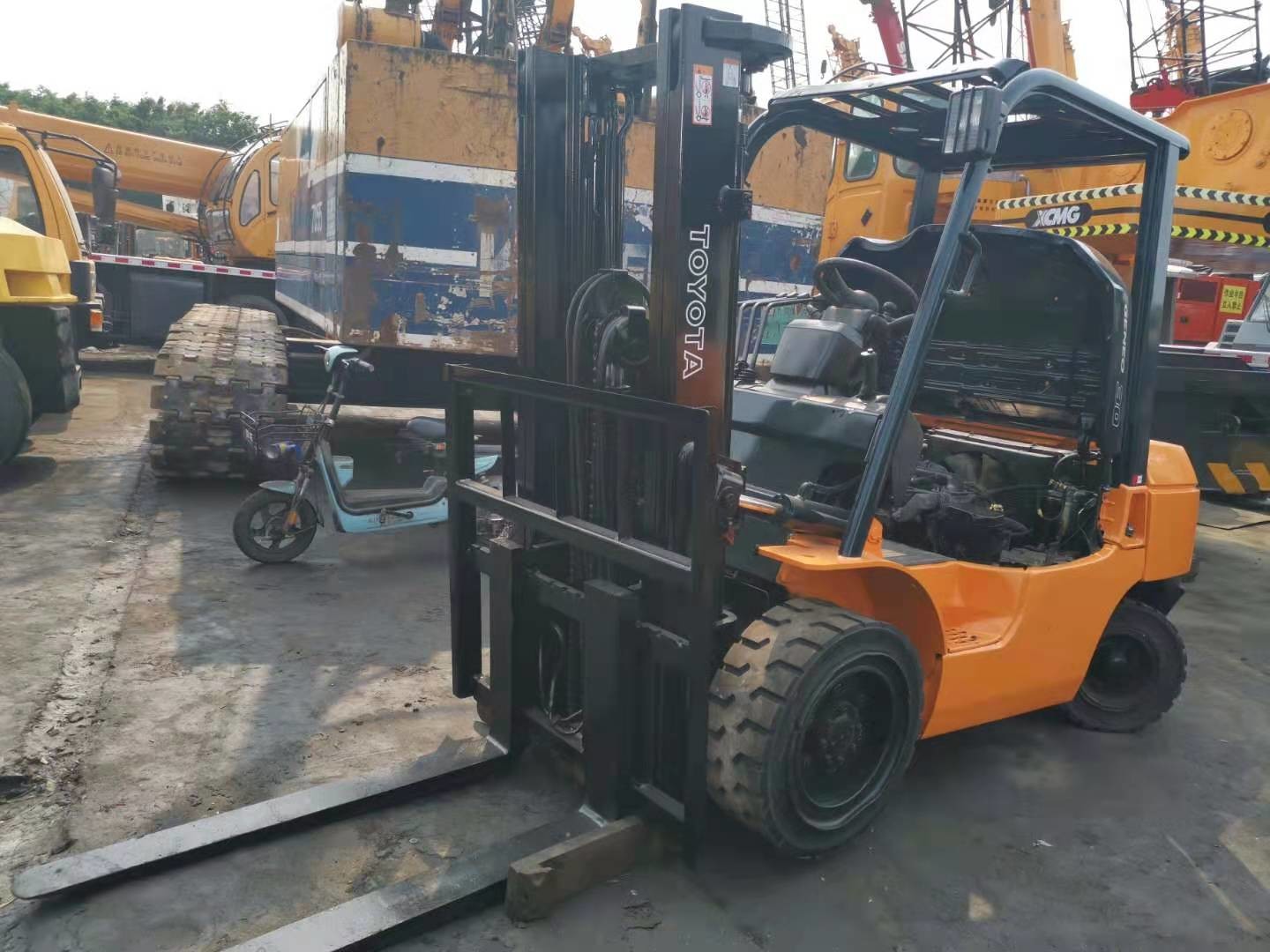 Second Hand 3T Toyota 8FD30N Internal Combustion Forklift