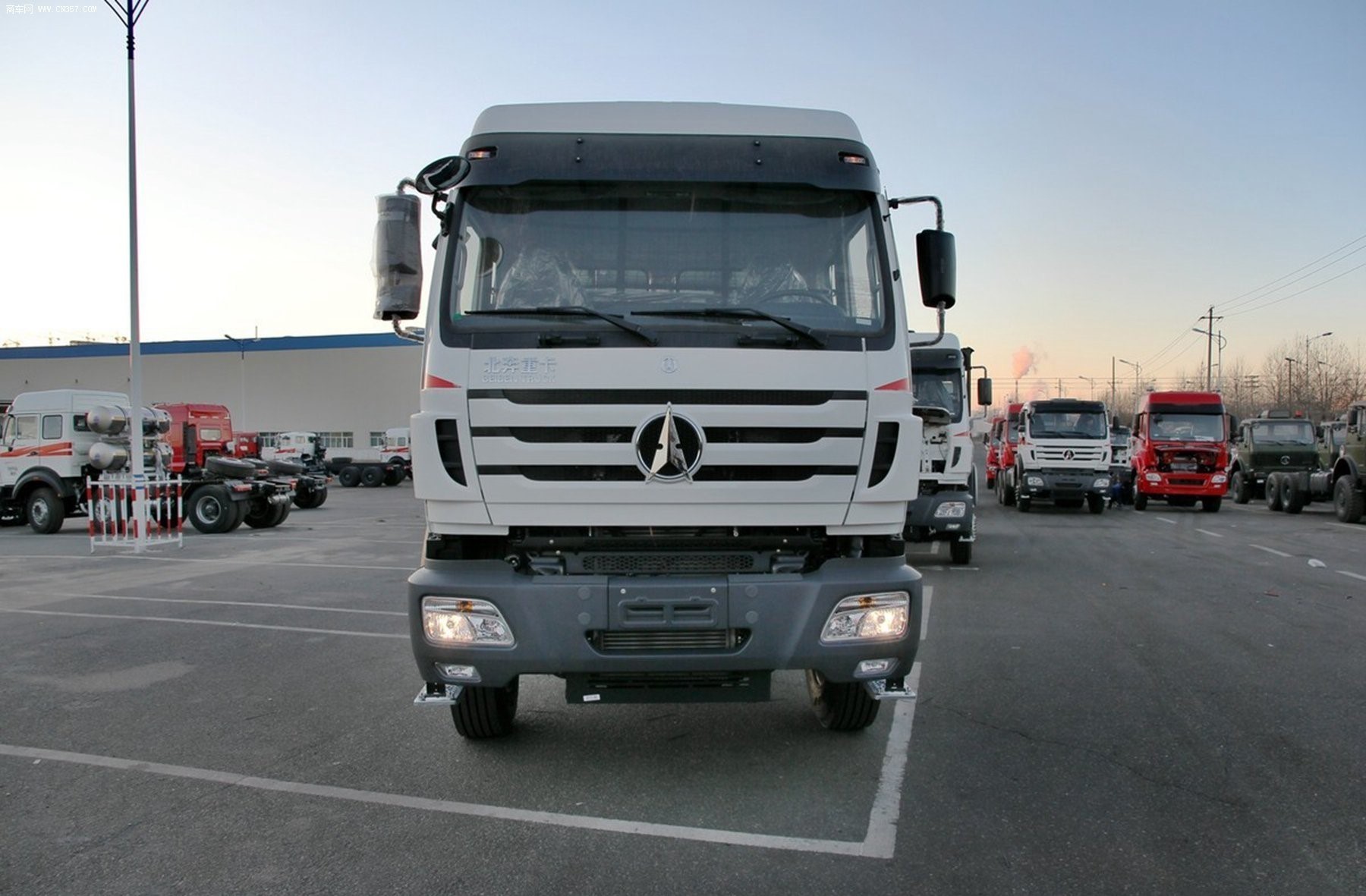Economical Beiben Cap Tractor 6x4 Exceptional Build Quality For Long Haul Transport