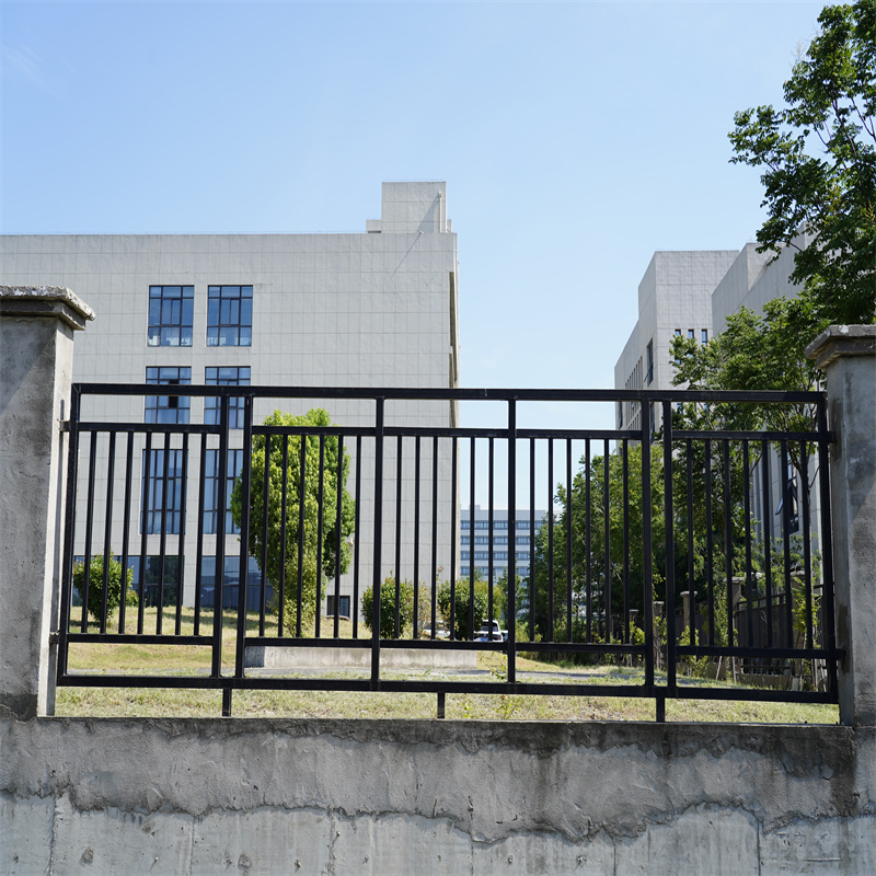 Modern Horizontal Aluminum Railing Decorative Slat Fencing Self Installation