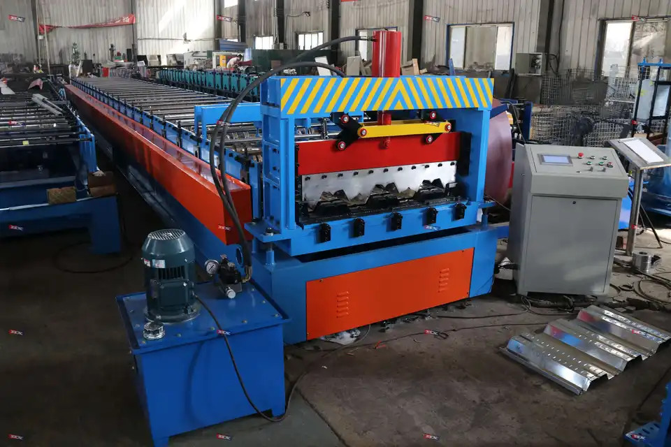 Hydraulic Shear Metal Decking Floor Deck Roll Forming Machine PLC Control