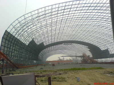 Mid Grey Paint Light Glass Frame 100-300m Steel Truss Structure Bending