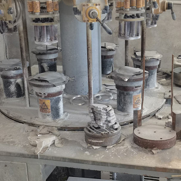 Servo System Kettle Making Machine For Kettle Brazing Heating Plate Element Welding