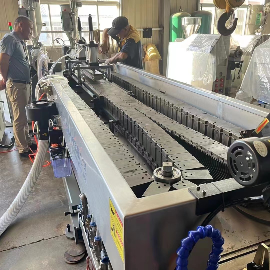 Low density Double Wall Corrugated Pipe Machinery 50-160mm HDPE Pipe Extrusion Machine