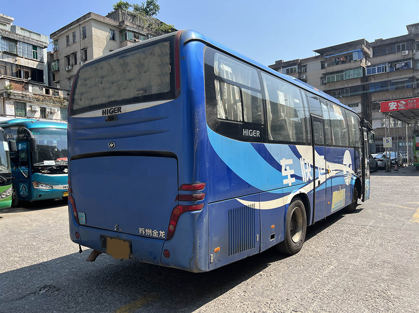Diesel Used Tourist Bus 37 Seats 2 Door LHD Euro 4 With Manual Transmission