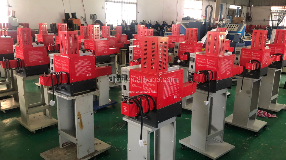 Semi Automatic Wet Glue Coating Machine , Stable Laminated Coating Machine