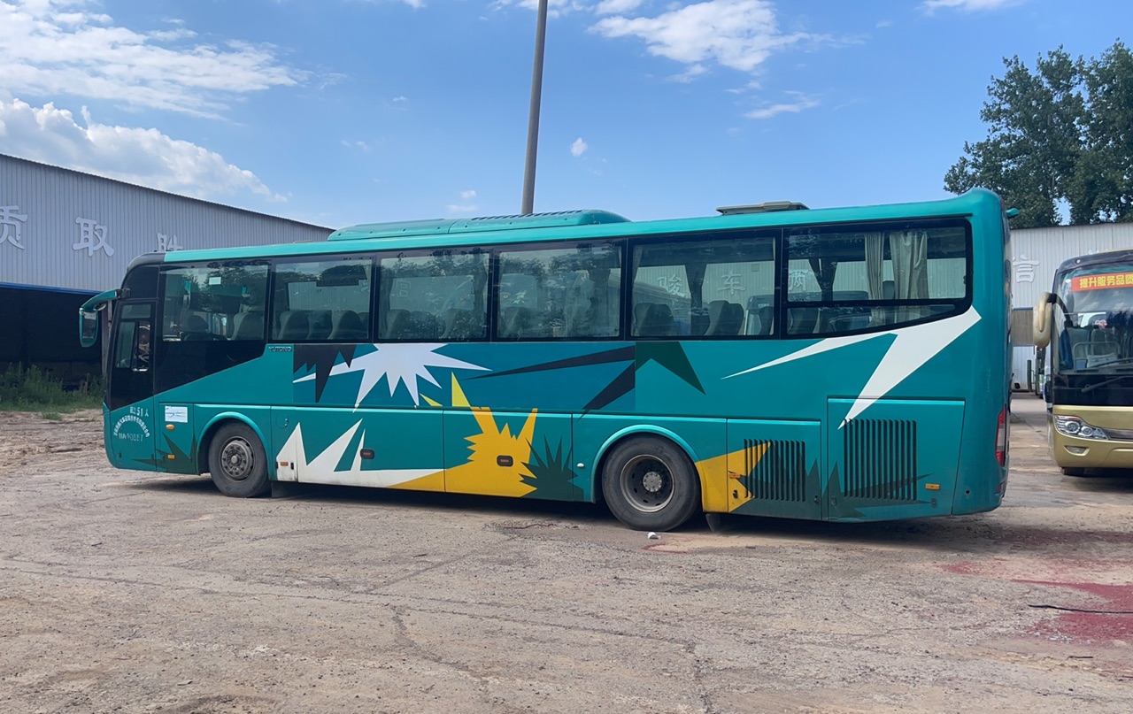 45-65 Seats Second Hand Coach Bus with 4-6L Engine Capacity and Diesel Fuel Type