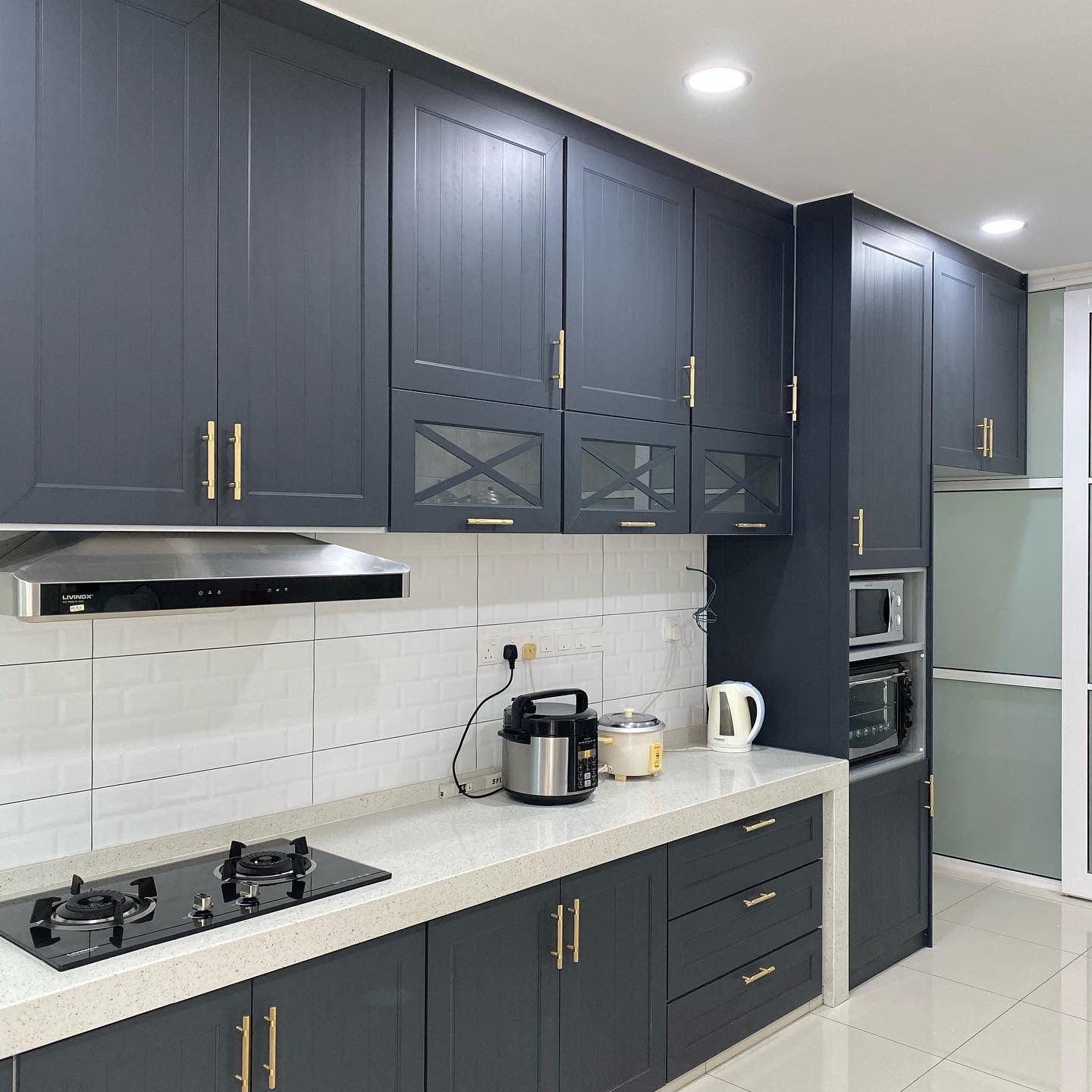 Philippines 304 Stainless Steel Kitchen Cabinet Customized Beveled Edge