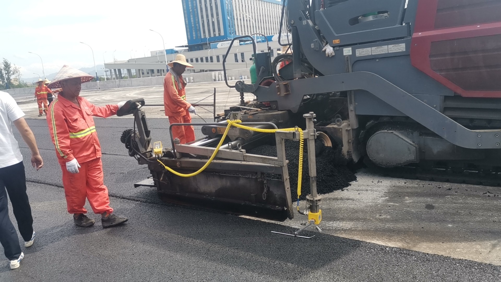 Non Contact Ultrasonic Leveling Paver Spare Parts For Precise Road Construction