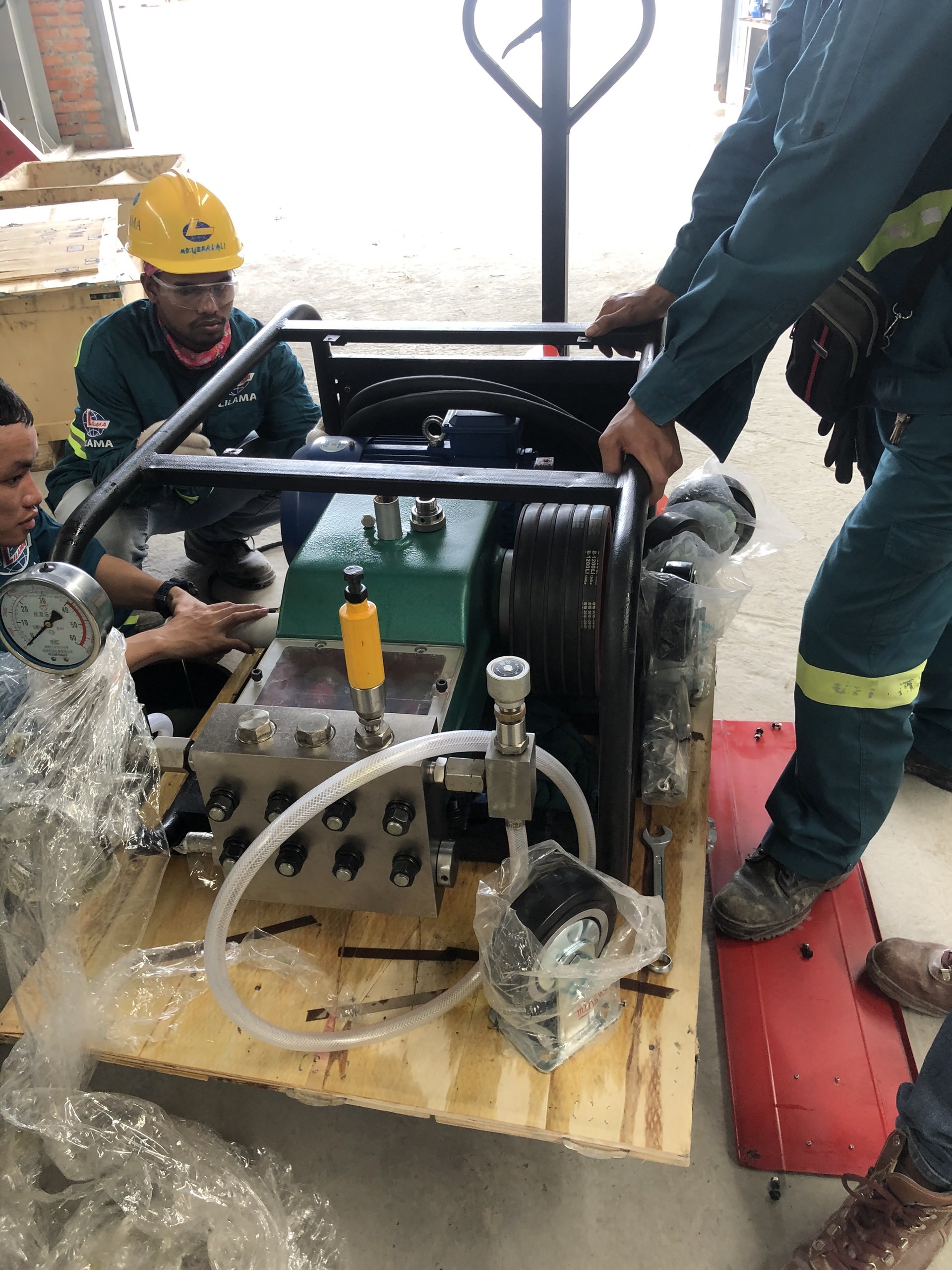 400MPa Super High Pressure Electric Hydro Test Pump Hydrostatic Pipe Tester System